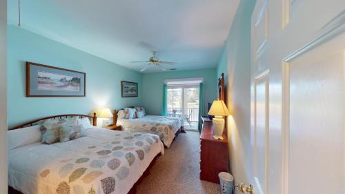 Litchfield by the Sea House | Beautiful 2BR 2BA Lakeside Villa with Lake Views