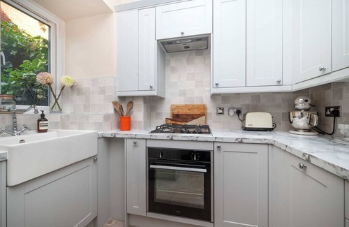 Clock House Apartment | Beautiful 2BR Flat with Amazing Garden