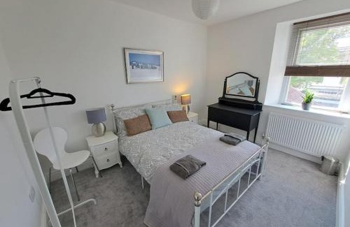 Weston-super-Mare Apartment | Beautiful 2BR Home close to Beachfront
