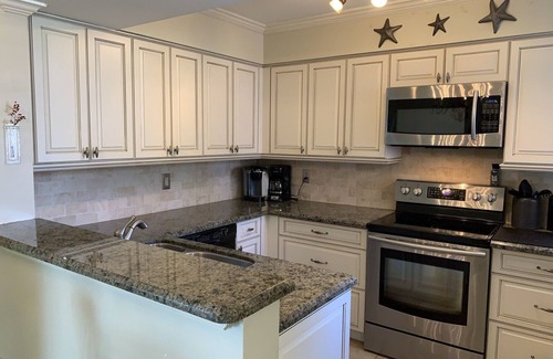 Estuary Condo | Beautiful 2BR with loft condo walking distance to beach, golf and restaurants
