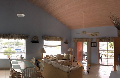 South Bimini House | Beautiful 3/2 Townhouse with Inlet views - Sleeps 7 Unit 20A