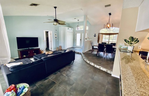Crystal River House | Beautiful 3-2 Waterfront Home Solar Pool