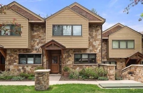 Aspen House | Beautiful 3/3 Aspen, West End Condo!