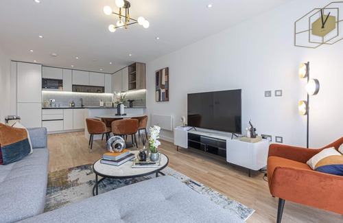 Whittington Apartment | Beautiful 3 bed 3 bath flat NW London