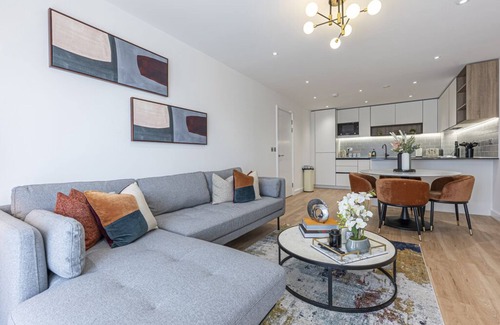 Whittington Apartment | Beautiful 3 bed 3 bath flat NW London