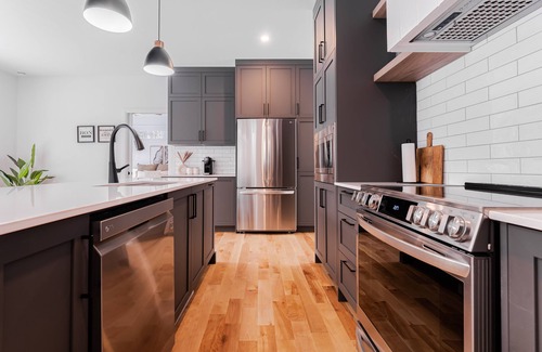 Mont-Tremblant Ski Chalet | Beautiful 3 bed Chalet situated on top of a mountain. 15 mins from MontTremblant