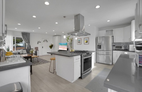 El Monte House | Beautiful 3 Bed Home Near LA & OC w/Big Backyardn