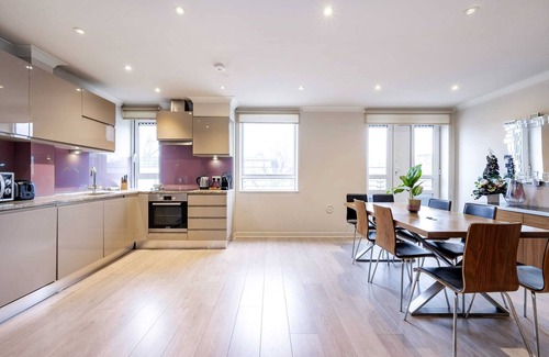 Maida Vale Apartment | Beautiful 3-bed in the Heart of London With Parking-hosted by Sweetstay