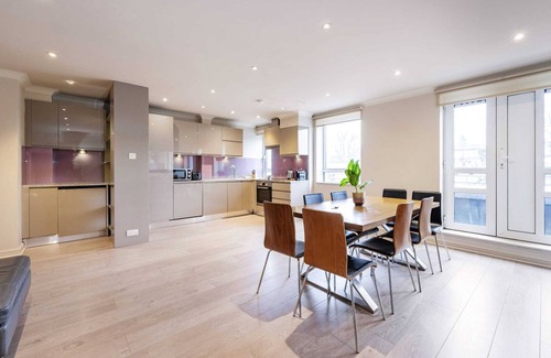 Maida Vale Apartment | Beautiful 3-bed in the Heart of London With Parking-hosted by Sweetstay