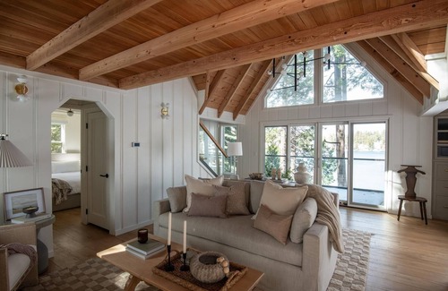 Lake Arrowhead Cottage | Beautiful 3-bedroom newly renovated Lake Front Home Lake Arrowhead all amenities