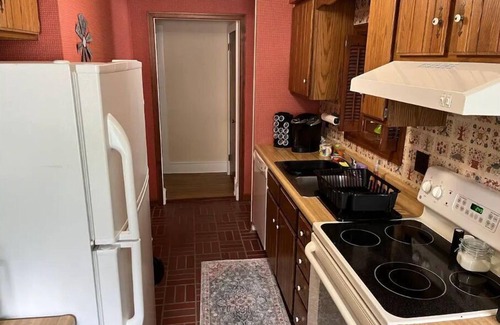 Sweet Valley House | Beautiful 3 Bedroom Lakefront Home