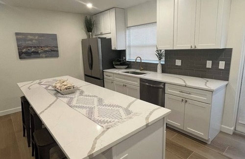 Gillespie Park House | Beautiful 3-bedroom, 2-bathroom house with WiFi and AC in downtown Sarasota