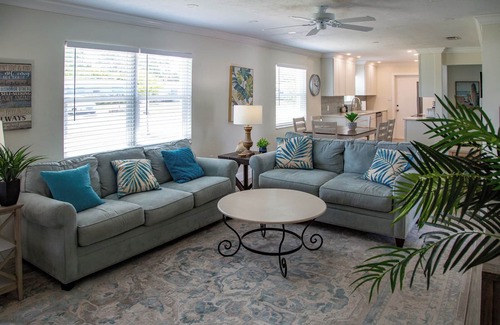 Vamo House | Beautiful 3 Bedroom/2 Bath with Pool, Spacious Backyard, Ocean Access.