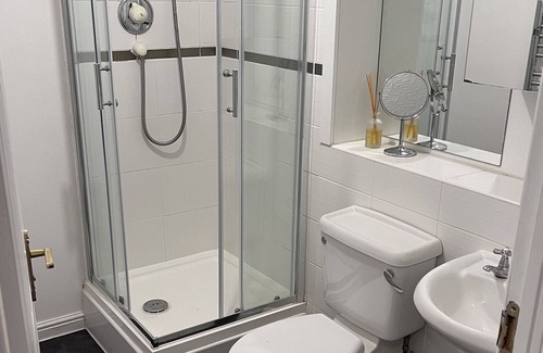 Solihull Apartment | Beautiful 3 Bedroom apartment in Solihull