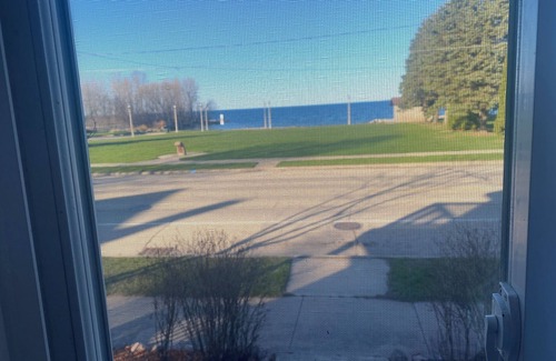 Menominee House | Beautiful 3-bedroom bayview townhome in downtown Menominee