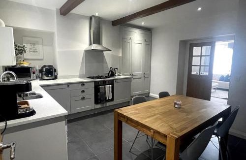Ainley Top House | Beautiful 3 bedroom cottage
