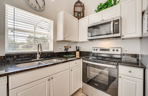 Haines City House | Beautiful 3-bedroom house, with private pool, facing golf course