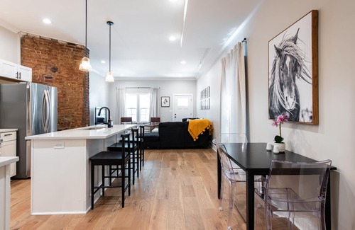 Shelby Park House | BEAUTIFUL 3 BEDROOM SHELBY PARK HOME *FREE ONSITE PARKING*