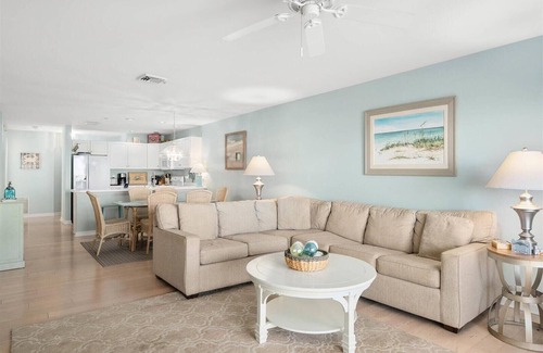 Heron Harbour Isle Condo | Beautiful 3 Bedroom Condo with Bay Views, Indoor and Outdoor Pools!