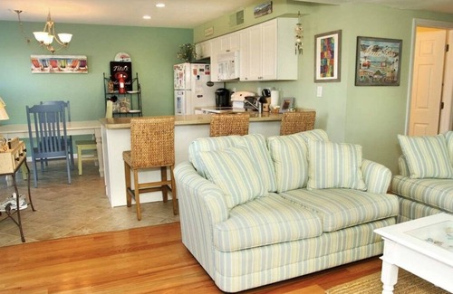 South End Condo | beautiful 3 bedroom 2 full bath within walking distance from the beach.