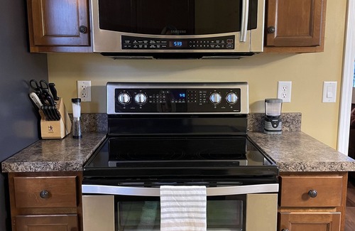 Speed House | Beautiful 3-bedroom home close to Louisville!