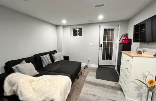 Brampton Apartment | Beautiful 3 bedrooms/ Full bathrooms Entire Place