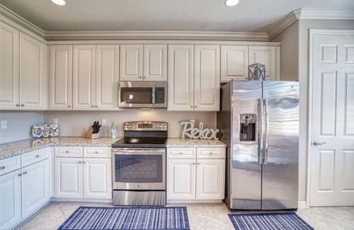 Biggar Condo | Beautiful 3 BR 2.5 Bath Paseo Townhome in a Quad