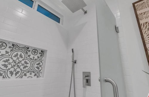 West Hollywood Apartment | Beautiful 3 Br. Single family L-(580859) by Houzlet
