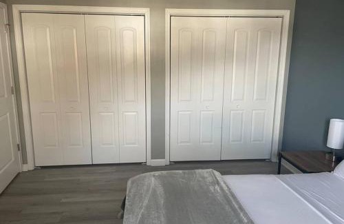Bloomington Apartment | Beautiful 3 BR Townhome - Recently Updated!
