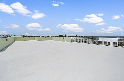 Sexton Cove Estates House | Beautiful 3 story home with roof top patio amazing sunsets!