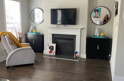 Lilburn House | Beautiful 3 story town home in Gwinnett County.