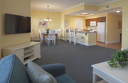 Palmetto Dunes House | Beautiful 3 BR, 3 bath Key West style villa on the waterfront