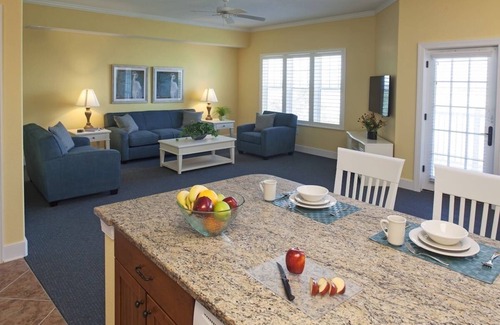 Palmetto Dunes House | Beautiful 3 BR, 3 bath Key West style villa on the waterfront