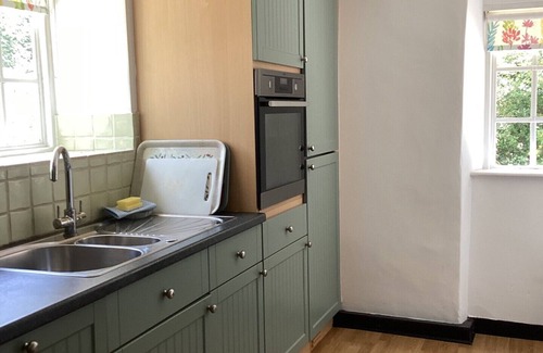 New Forest District Cottage | Beautiful 350 Year Old New Forest Thatched Cottage - Near The Sea