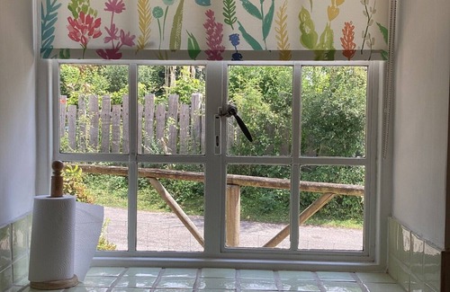 New Forest District Cottage | Beautiful 350 Year Old New Forest Thatched Cottage - Near The Sea