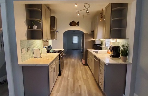 Northeast South Bend House | BEAUTIFUL 3bd 2br /BLOCKS AWAY FROM NOTRE DAME /EDDY ST
