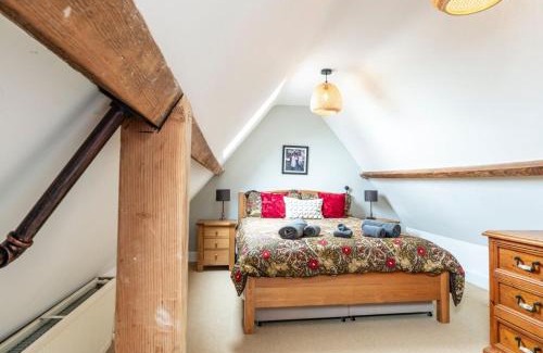 Bourton House | Beautiful 3BD Family Retreat in Oxfordshire!