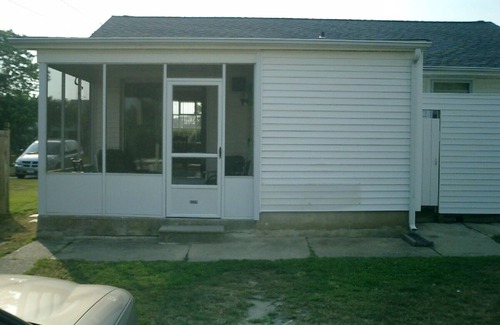 South End House | Beautiful 3BR 1.5 BA SINGLE HOME!