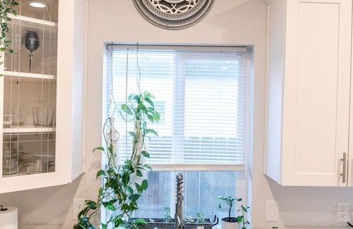 Sacramento House | Beautiful 3BR/2B Midtown Sac, Airport, Golden1 Center
