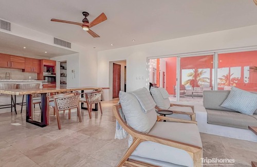 La Paz Villa | Beautiful 3BR/3Ba villa includes beach club & golf cart