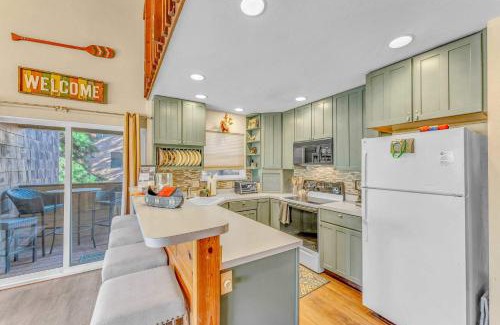 Truckee House | Beautiful 3BR Ski-in,Ski-out Donner Condo