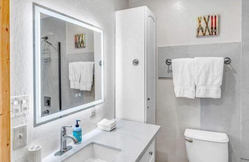 Truckee House | Beautiful 3BR Ski-in,Ski-out Donner Condo