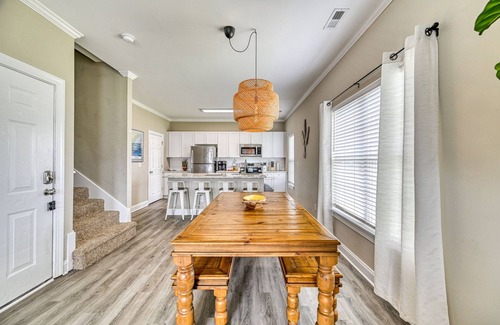Hampstead House | Beautiful 3BR Townhome in Hampstead with marina access; boats welcome!