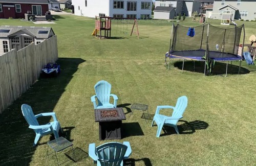 Fargo House | Beautiful 4 bdrm/2 bath