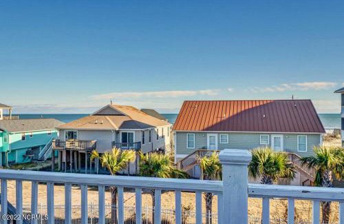 Surf City House | Beautiful 4 bed 3 bath beach cottage with wonderful ocean views