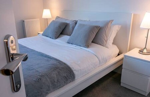 Milton Keynes Apartment | Beautiful 4 Bed Apartment In Milton Keynes