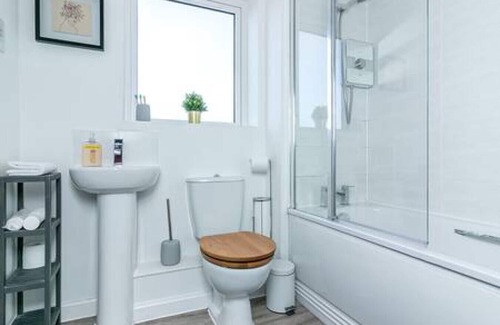 Milton Keynes Apartment | Beautiful 4 Bed Apartment In Milton Keynes