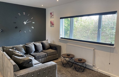 Nottingham Cottage | Beautiful 4 bed converted bungalow