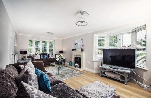 Abergavenny House | Beautiful 4-bed home, Hot Tub & Stunning Views - Abergavenny