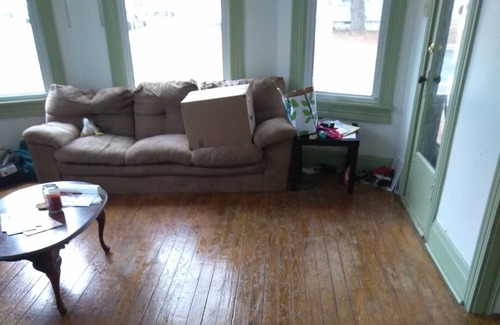 Bloomington House | Beautiful 4-bed House in Bloomington With Sauna